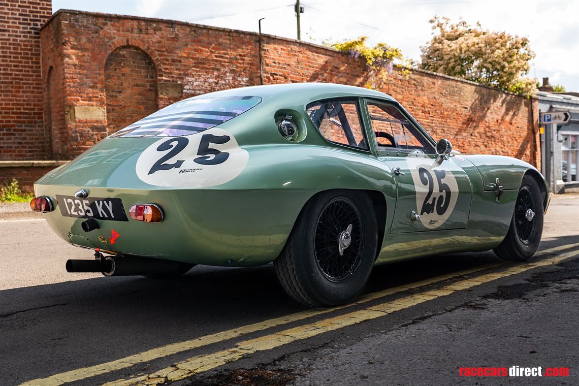 1963-triumph-tr4-slr-evocation