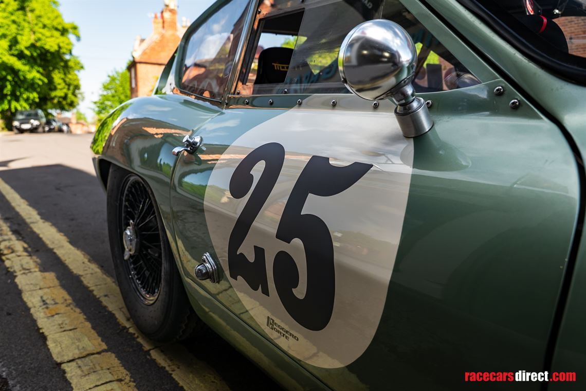 1963-triumph-tr4-slr-evocation