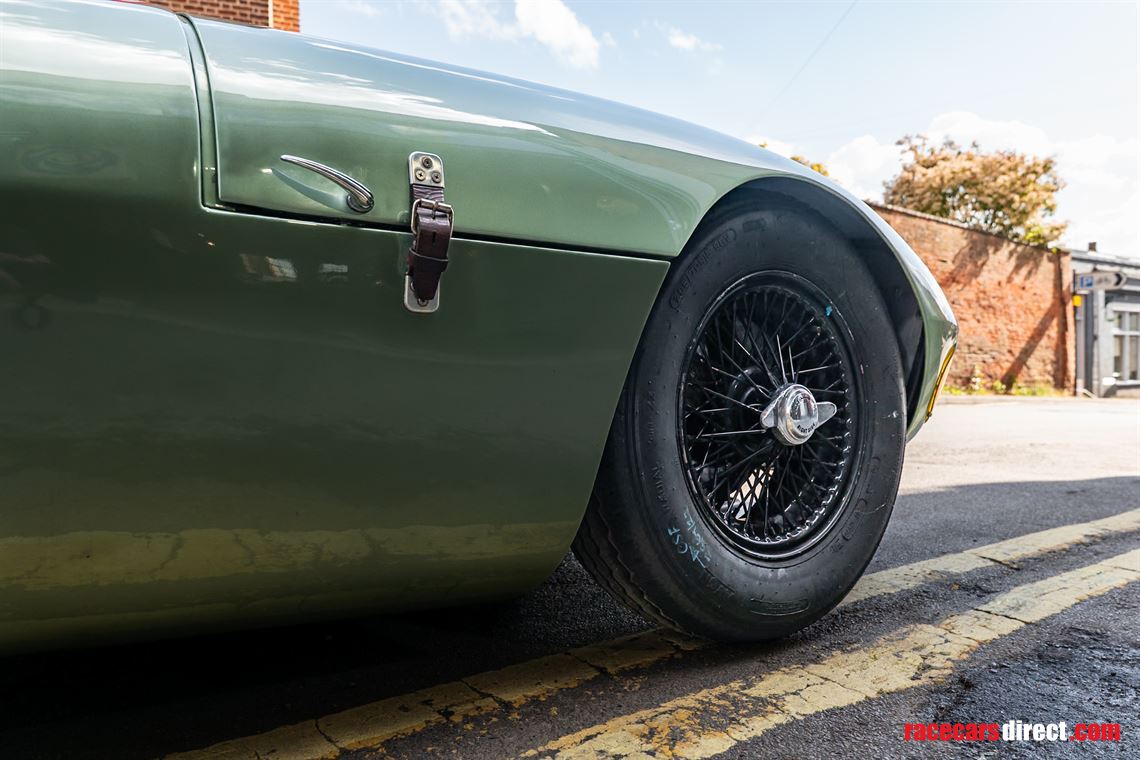 1963-triumph-tr4-slr-evocation