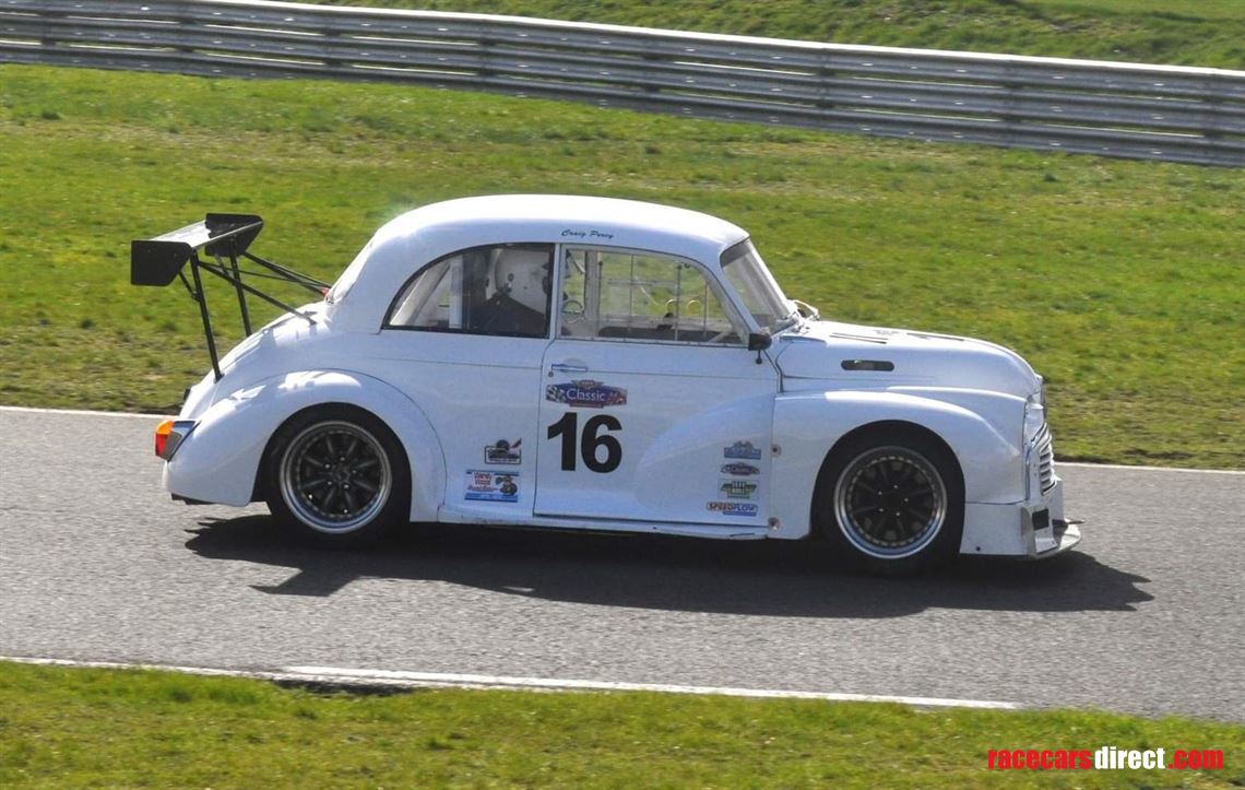 1967-morris-minor-special-saloon-thunder-salo