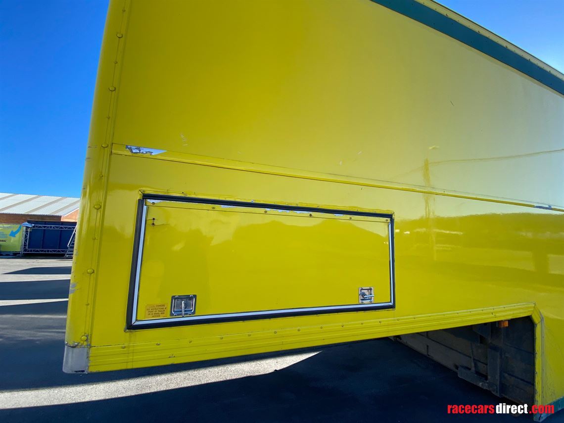 gray-adams---double-deck-trailer