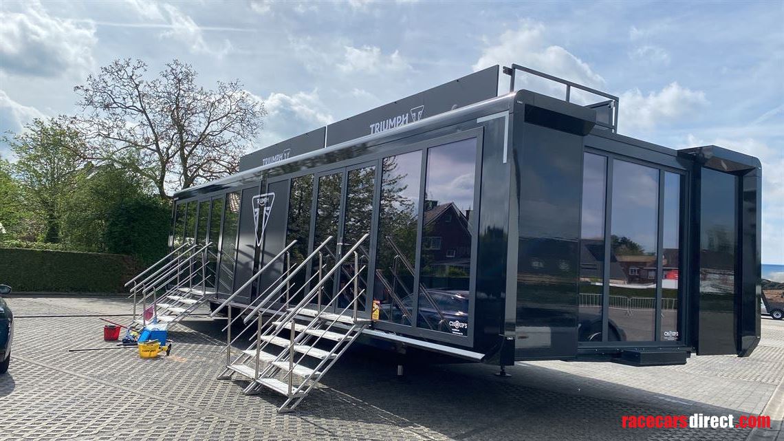 expandable-trailer-with-rooftop