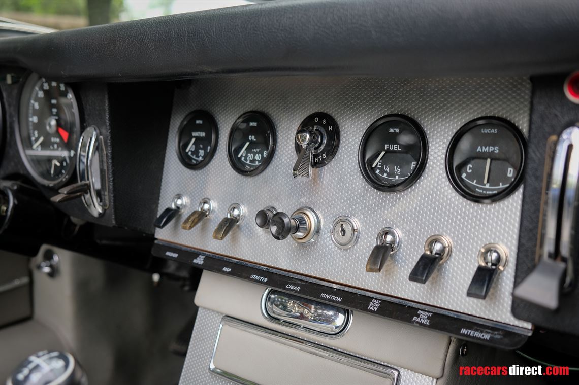 1961-jaguar-e-type-flat-floor-roadster