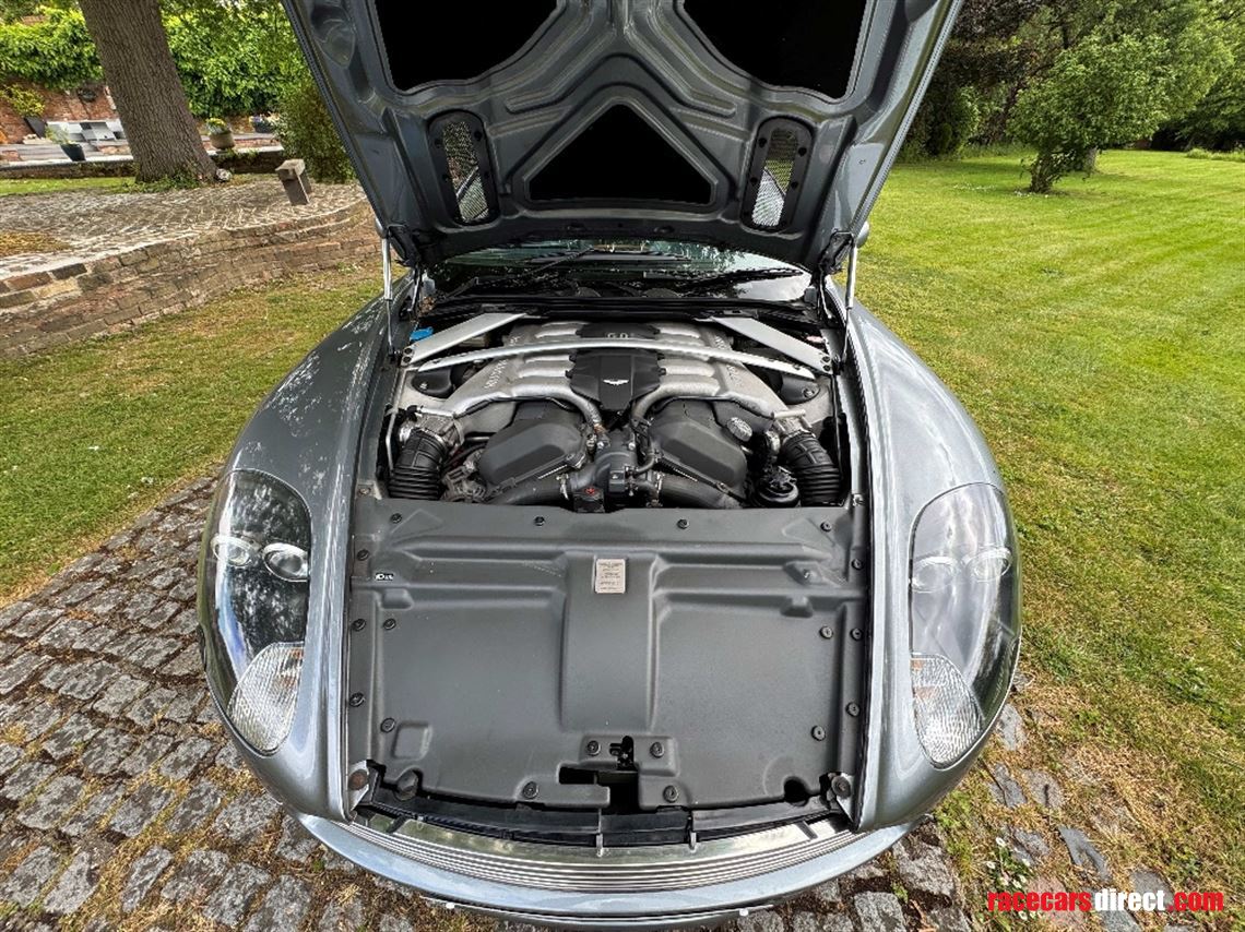 aston-martin-db9-coupe
