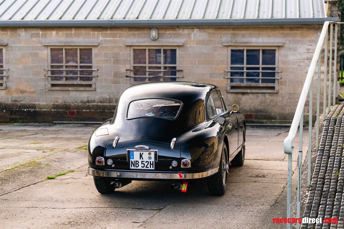 1952-aston-martin-db2-vantage