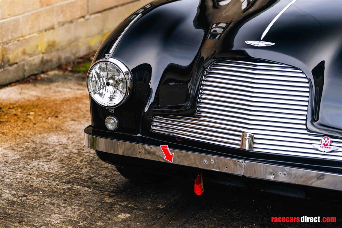 1952-aston-martin-db2-vantage