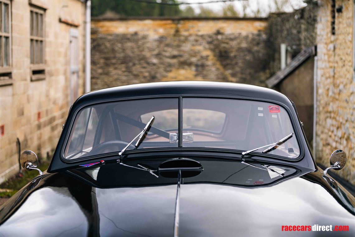 1952-aston-martin-db2-vantage