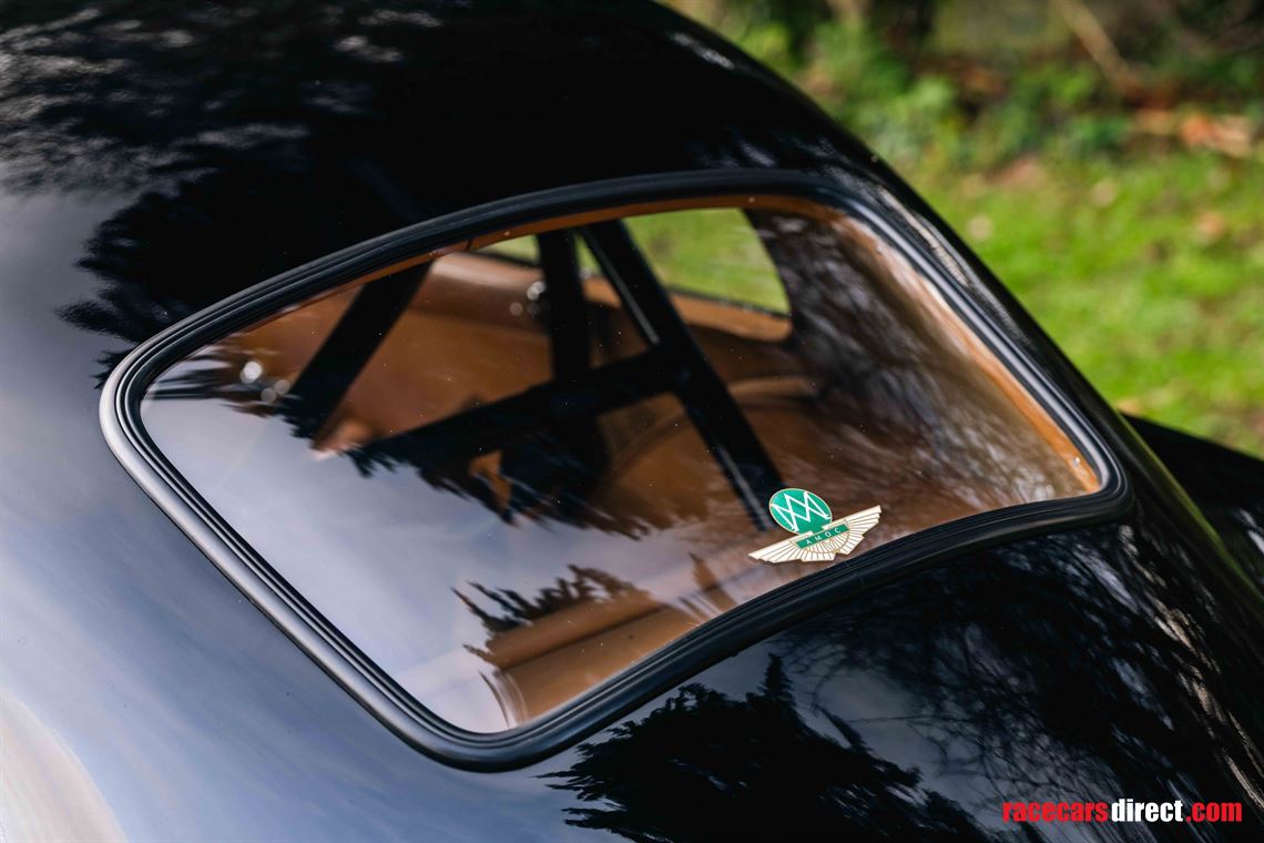 1952-aston-martin-db2-vantage