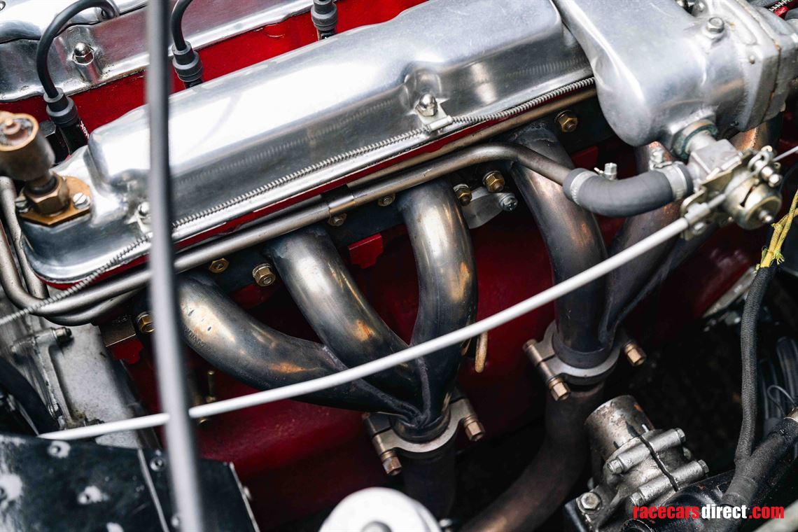 1952-aston-martin-db2-vantage