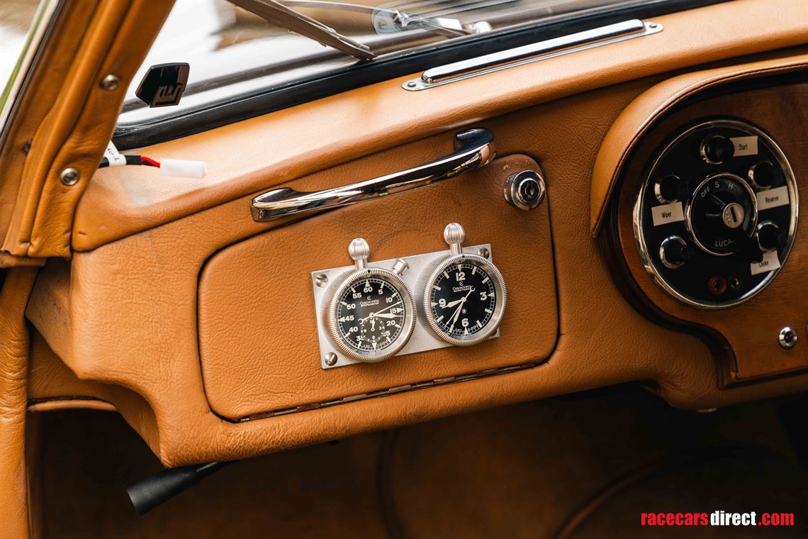 1952-aston-martin-db2-vantage
