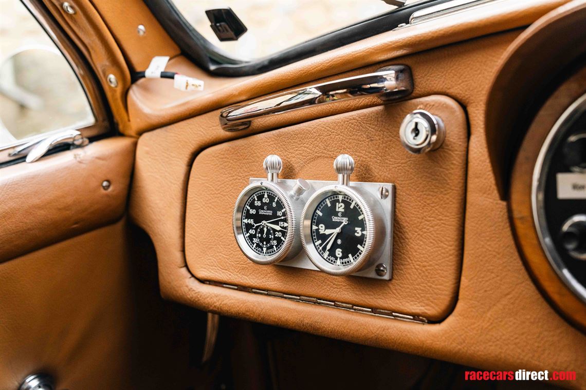 1952-aston-martin-db2-vantage