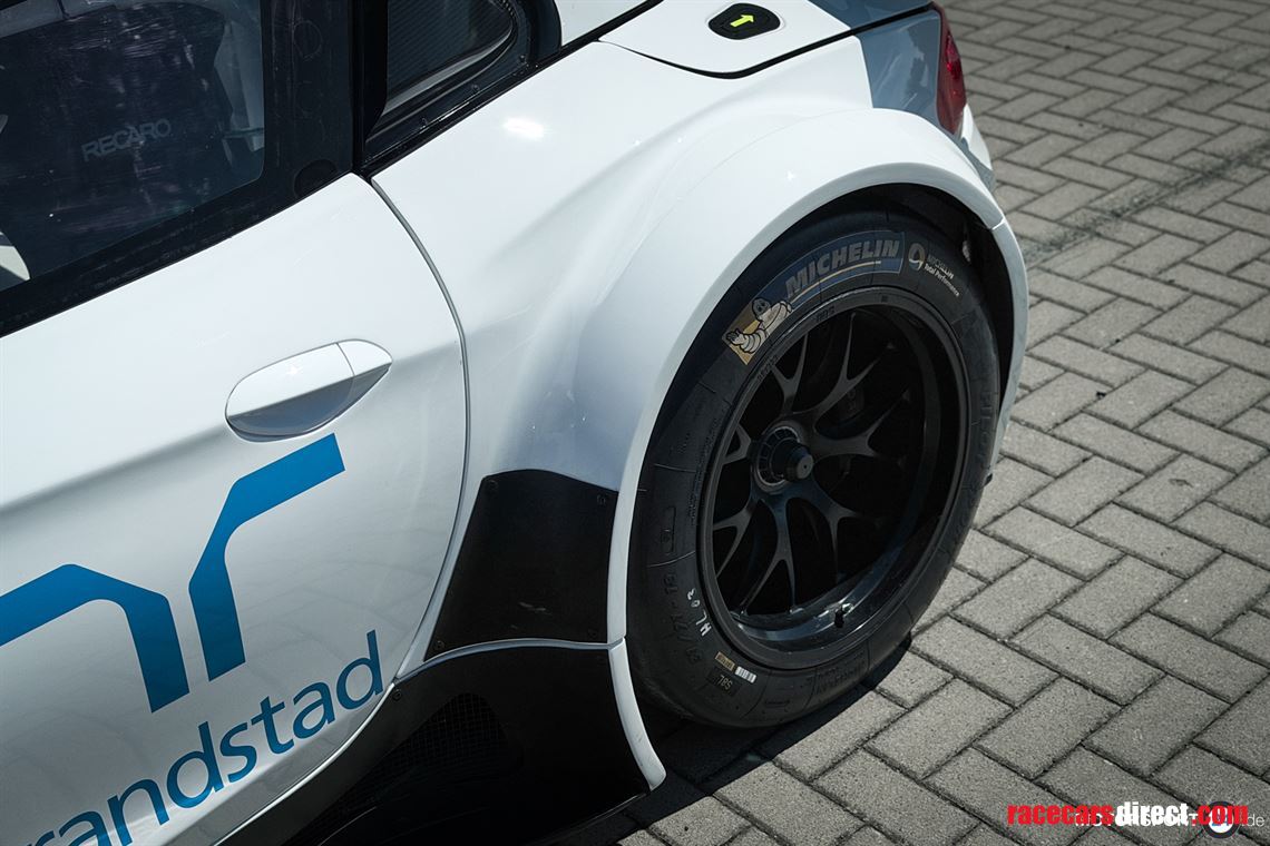 bmw-z4-gt3-1033