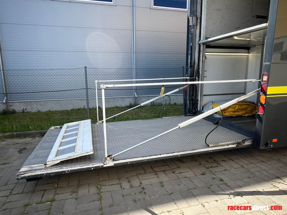 man-wilson-double-deck-ebf3n