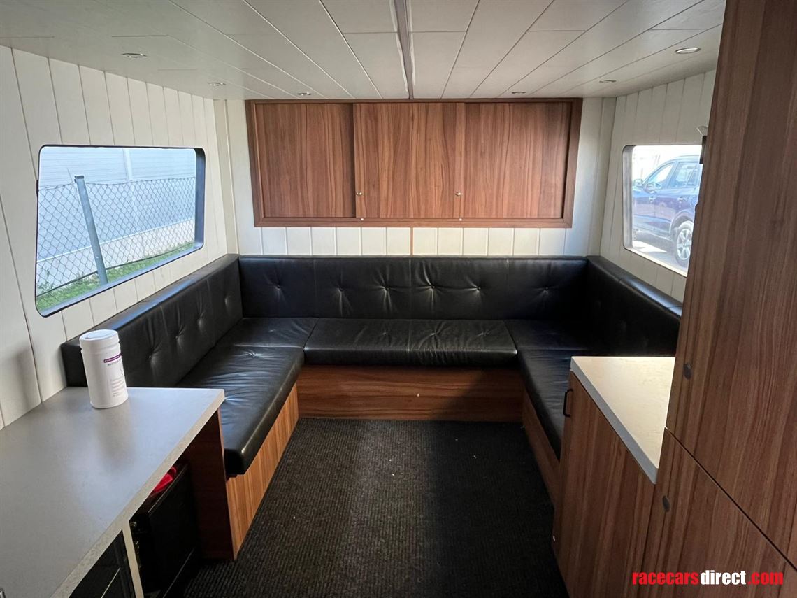 man-wilson-double-deck-ebf3n