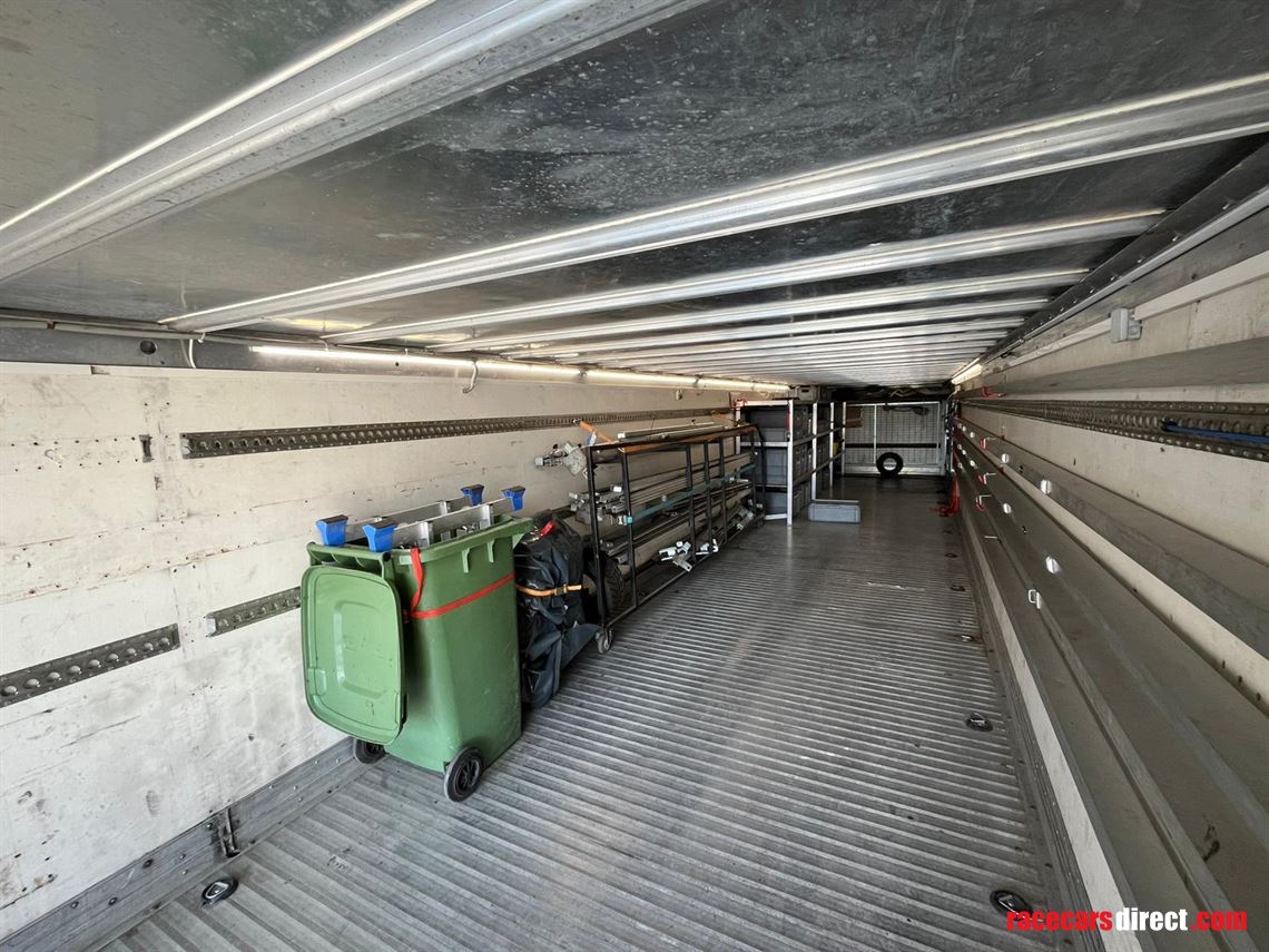 man-wilson-double-deck-ebf3n