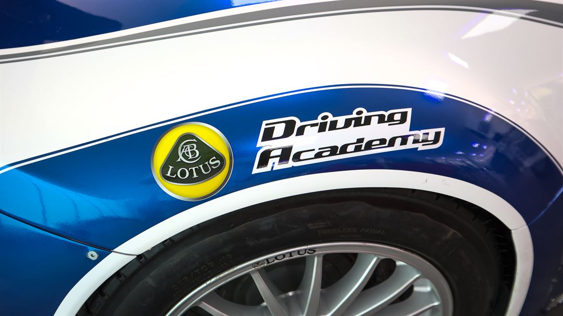 2011-lotus-evora-gte-le-mans-race-car