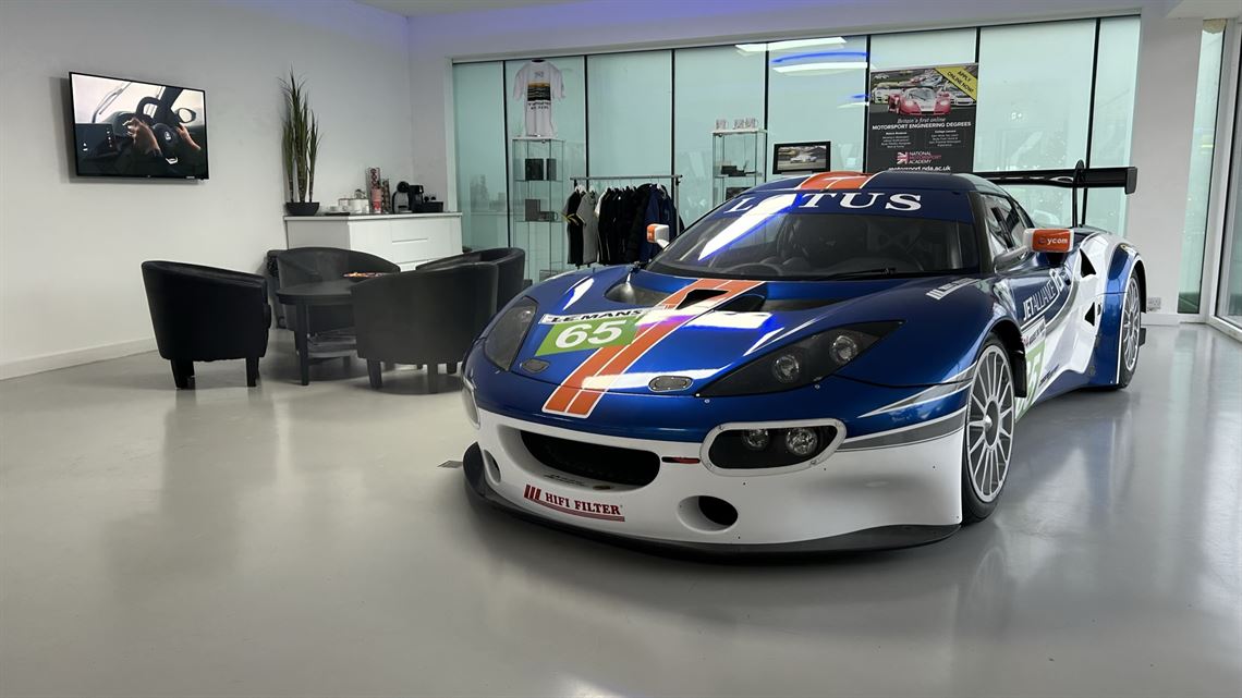 2011-lotus-evora-gte-le-mans-race-car