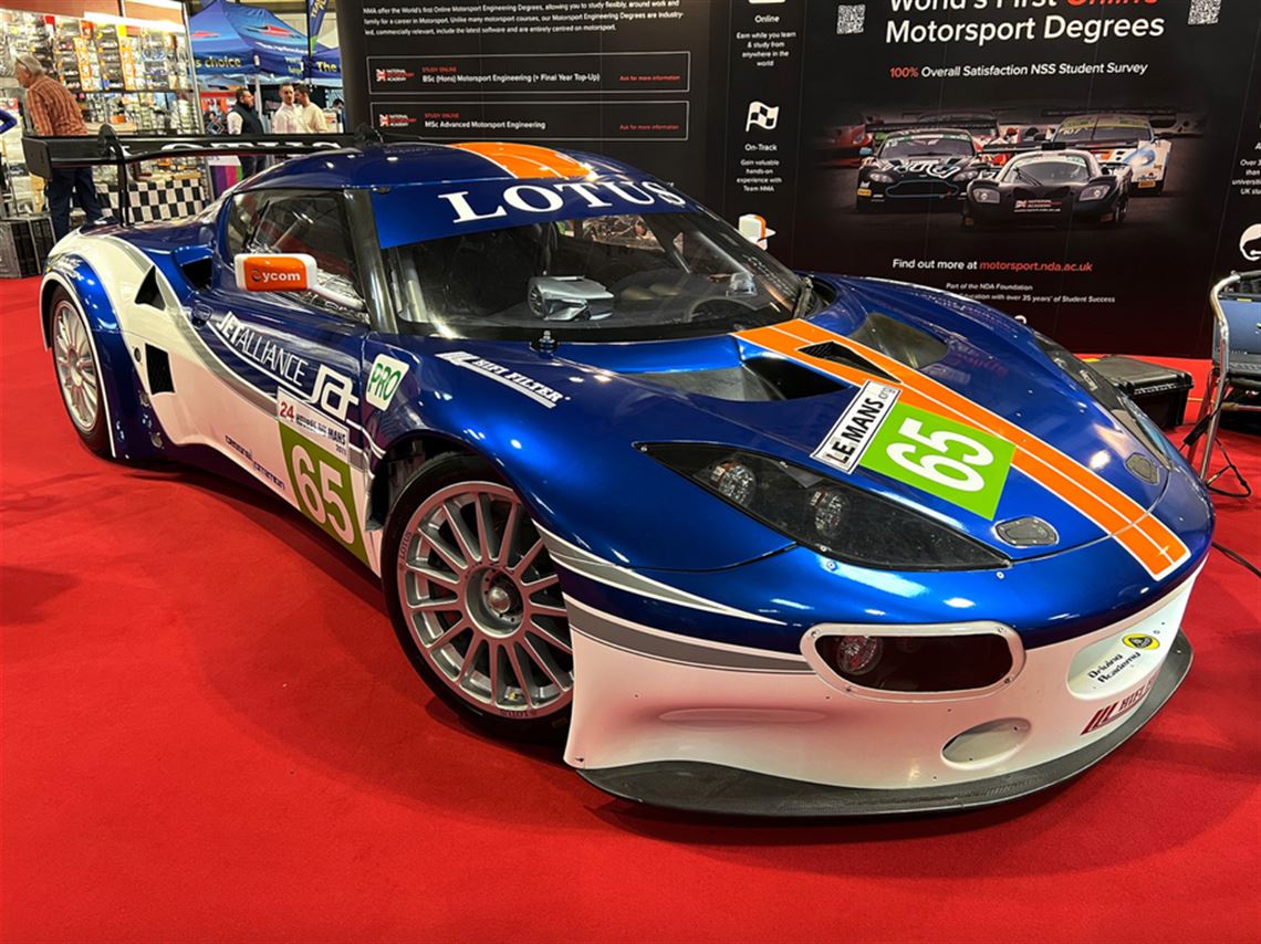 2011-lotus-evora-gte-le-mans-race-car