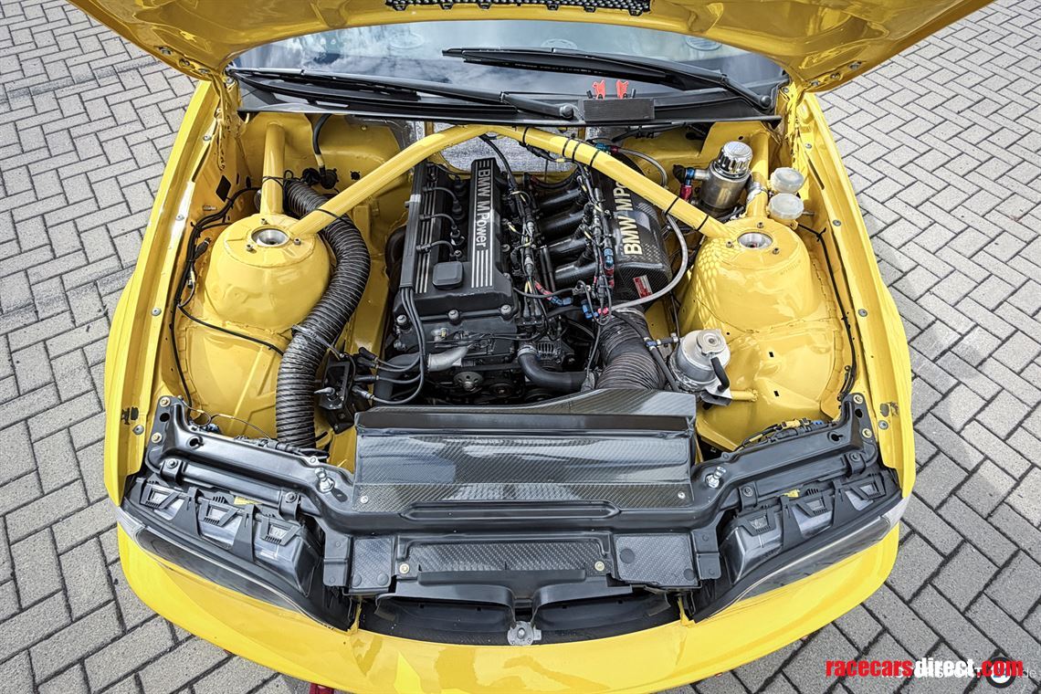 bmw-e46-racecar-with-e36-320i-stw-technic