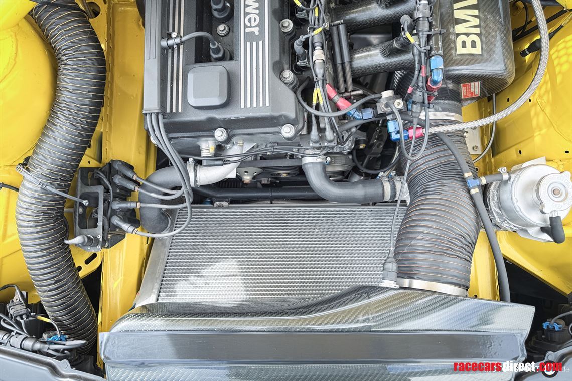 bmw-e46-racecar-with-e36-320i-stw-technic