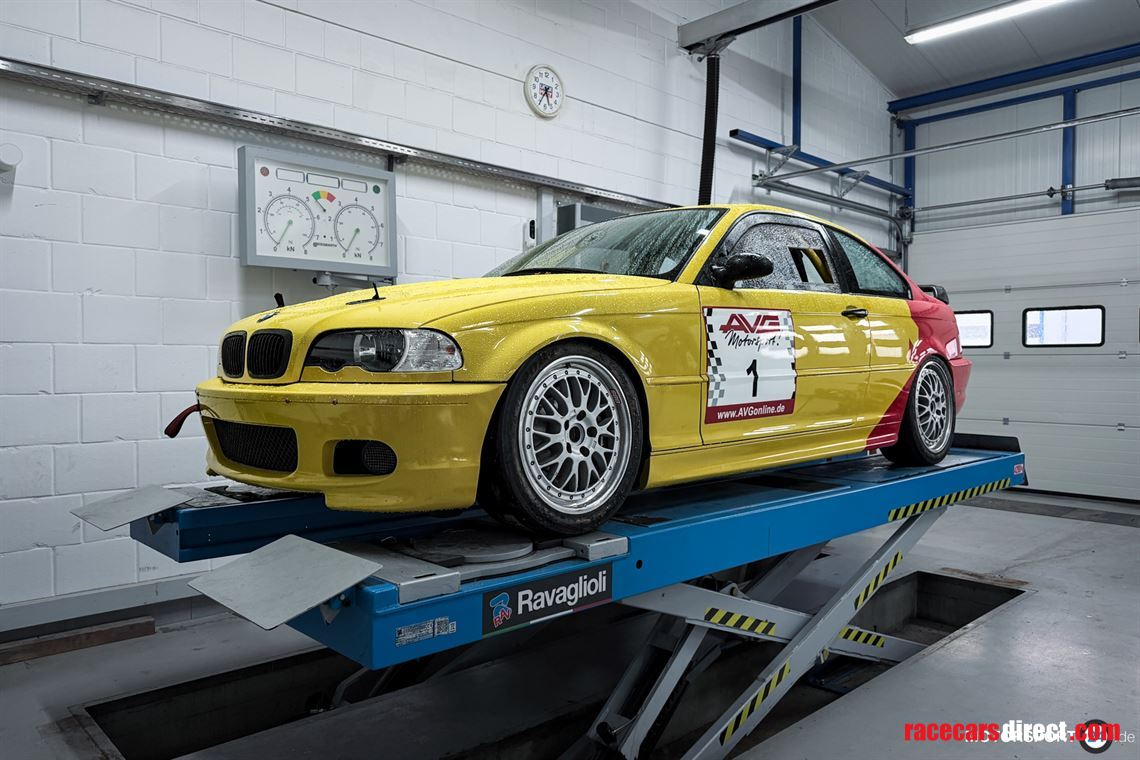 bmw-e46-racecar-with-e36-320i-stw-technic