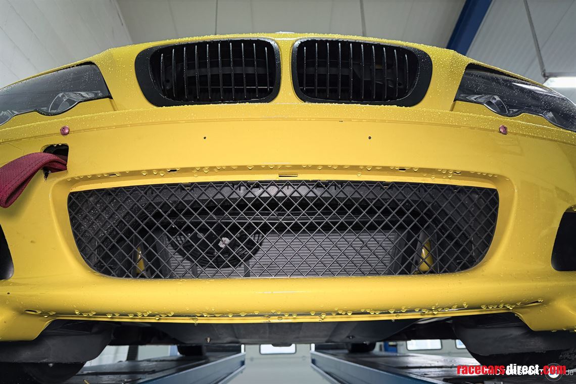 bmw-e46-racecar-with-e36-320i-stw-technic