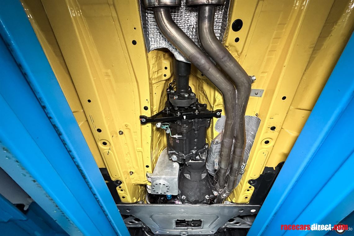 bmw-e46-racecar-with-e36-320i-stw-technic