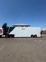race-transporter-living-trailer