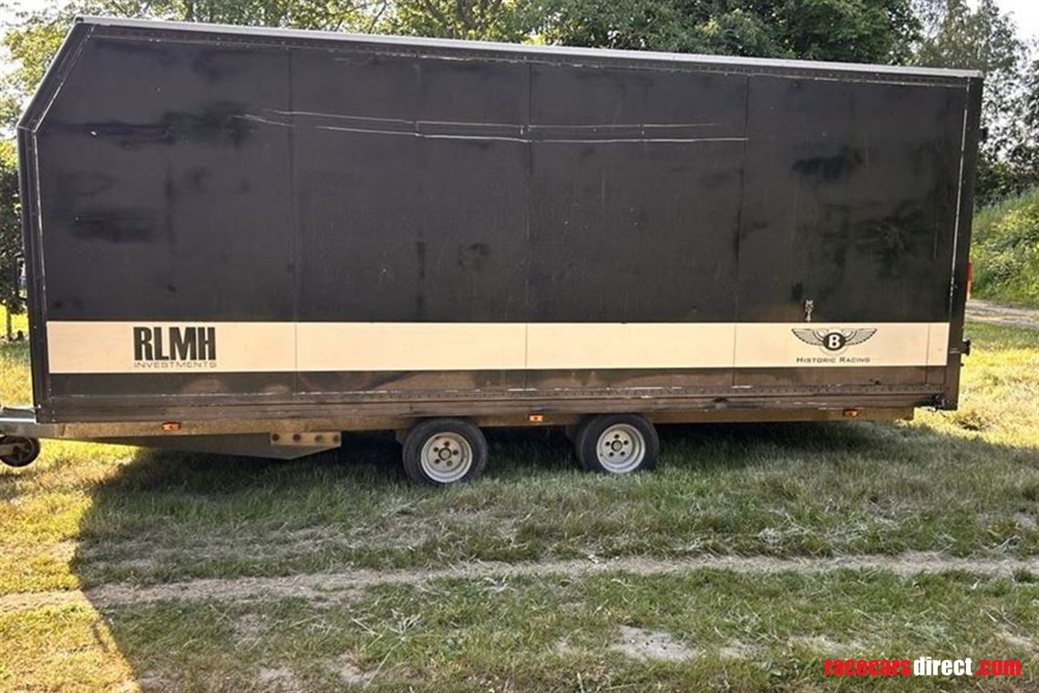 Twin axel race trailer