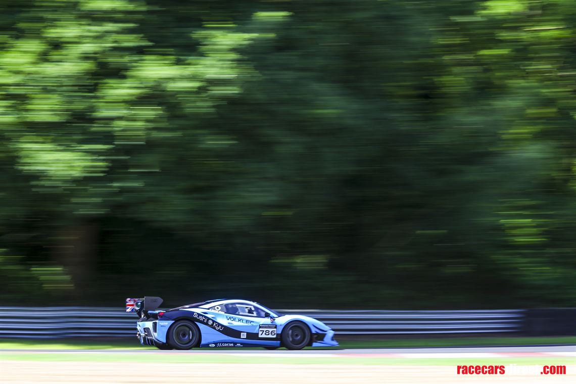2019-ferrari-challenge-488-evo