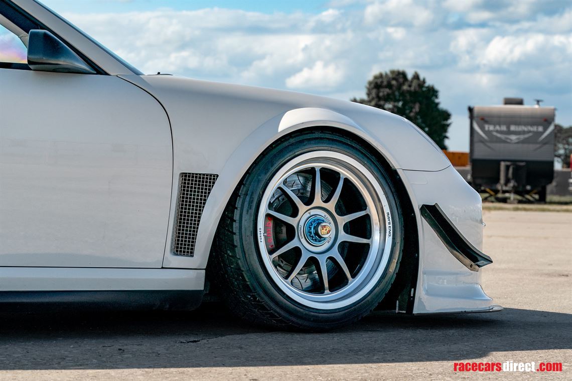 2011-porsche-911-gt3-r