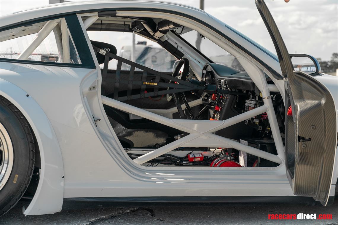 2011-porsche-911-gt3-r