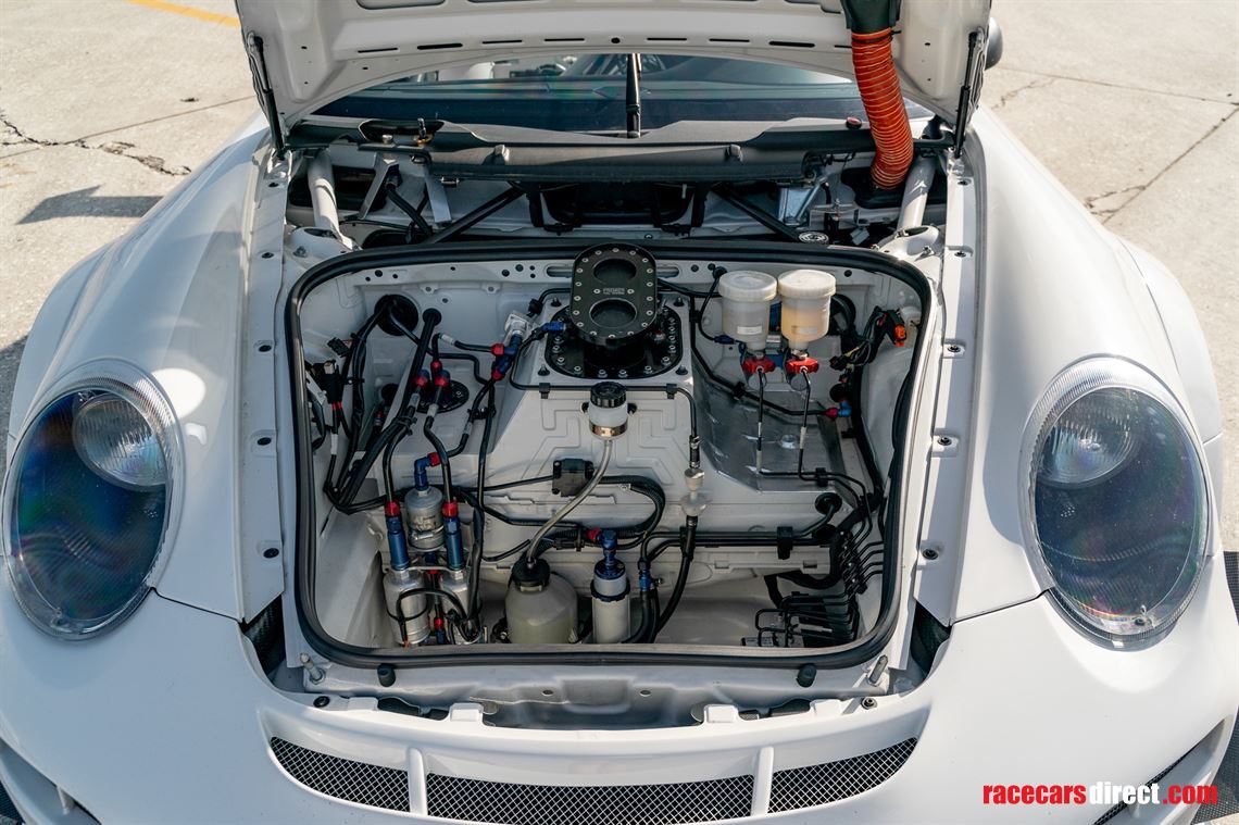 2011-porsche-911-gt3-r
