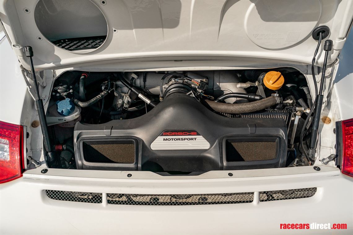 2011-porsche-911-gt3-r