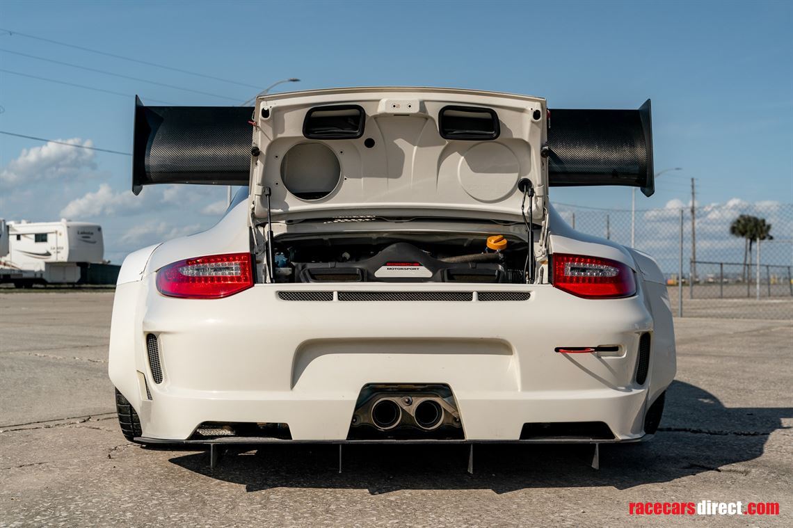 2011-porsche-911-gt3-r