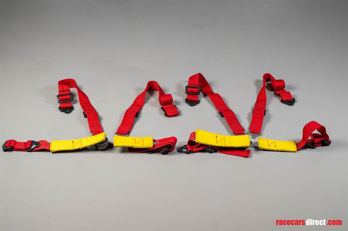 f40lm-sabelt-race-harnesses