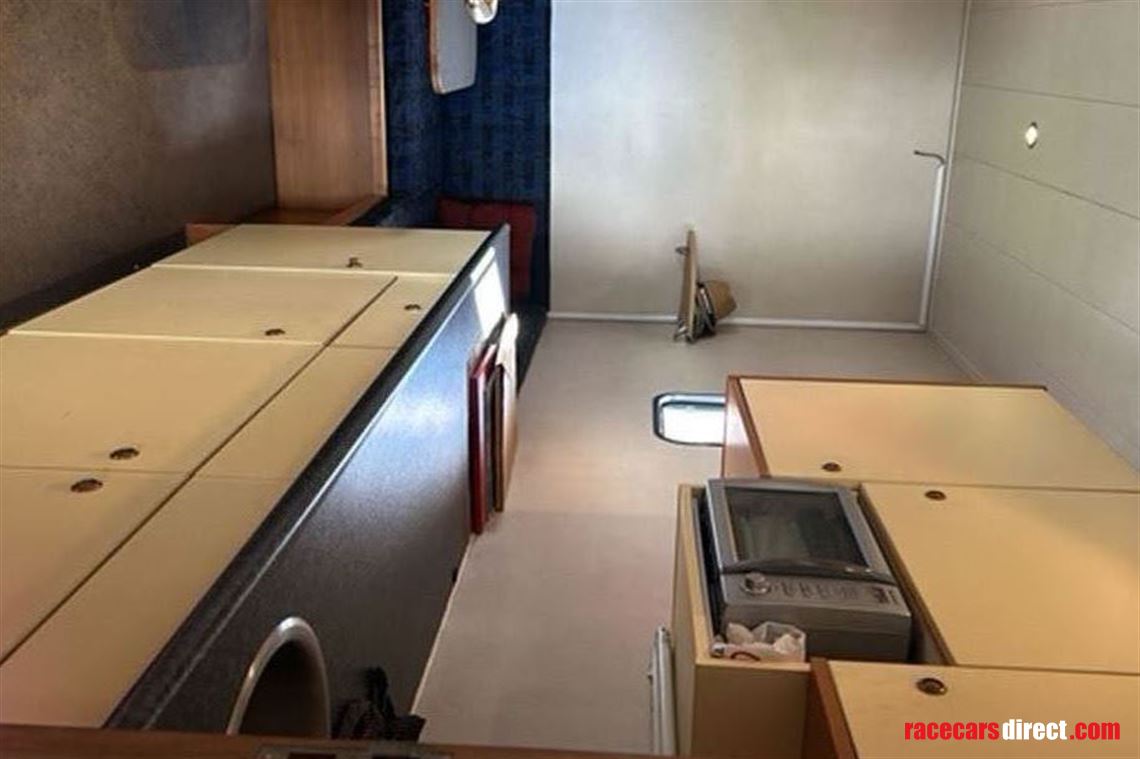 race-trailer-tractor-unit-daf-euro-6-optional