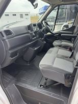 2021-renault-bloomfields-2-horsebox-1100kg-pa