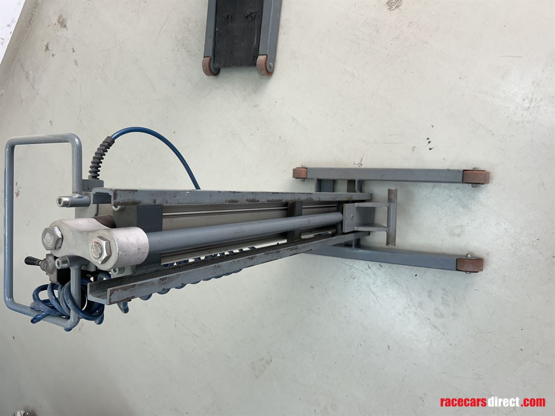 single-seater-formula-3-air-jacks