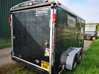 race-trailer-with-accommodation-karting-track