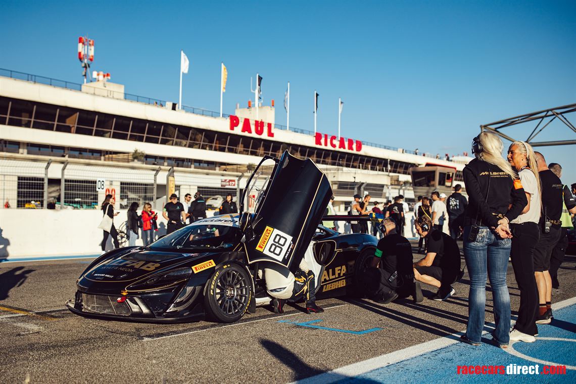 mclaren-artura-gt4-trophy-evo