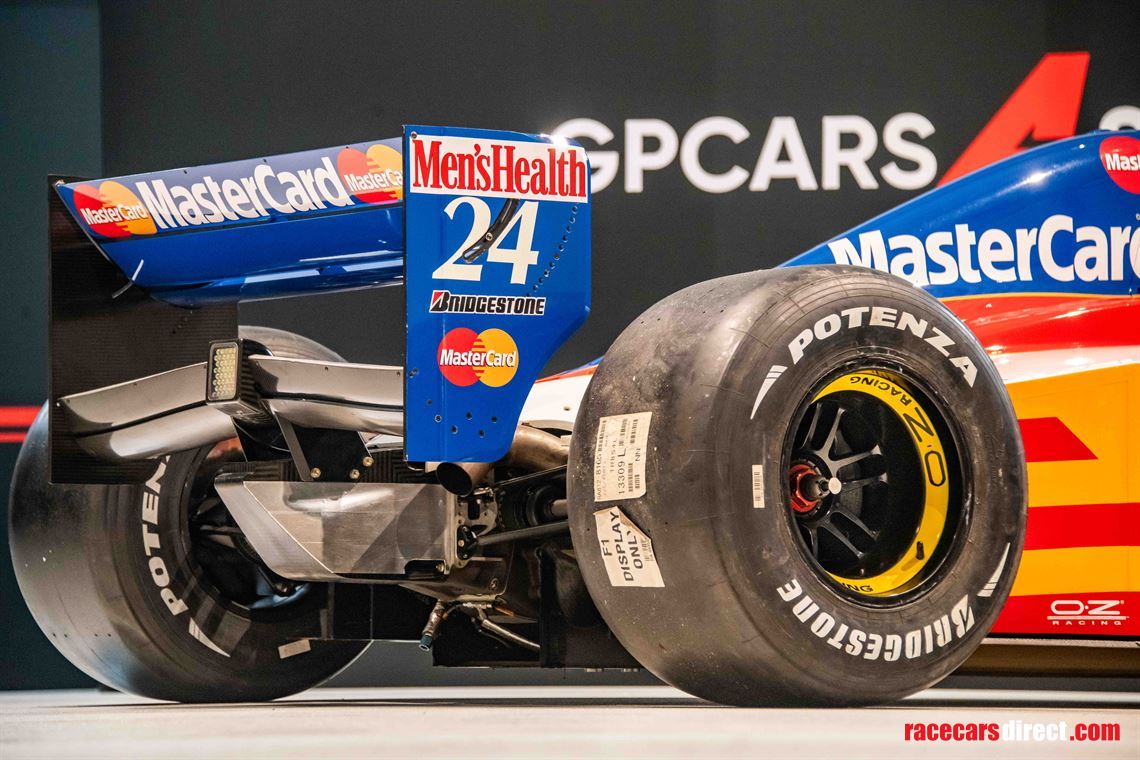 f1-lola-t9730-mastercard-full-running-car