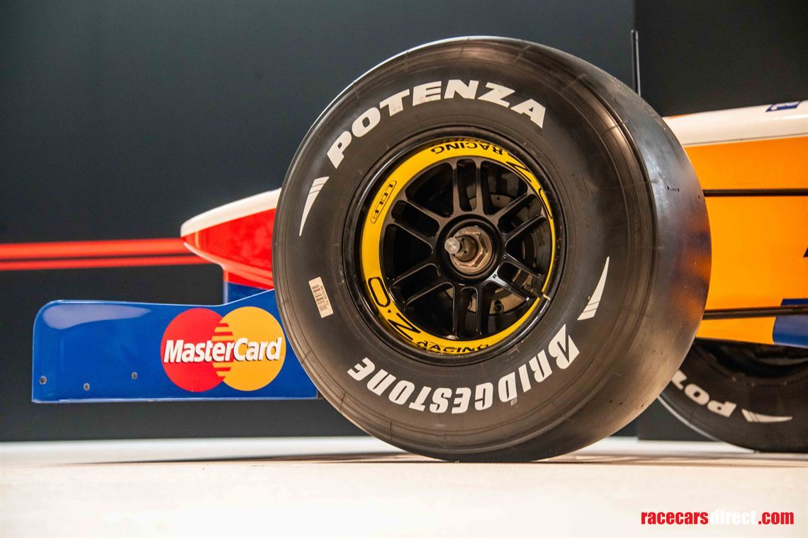 f1-lola-t9730-mastercard-full-running-car