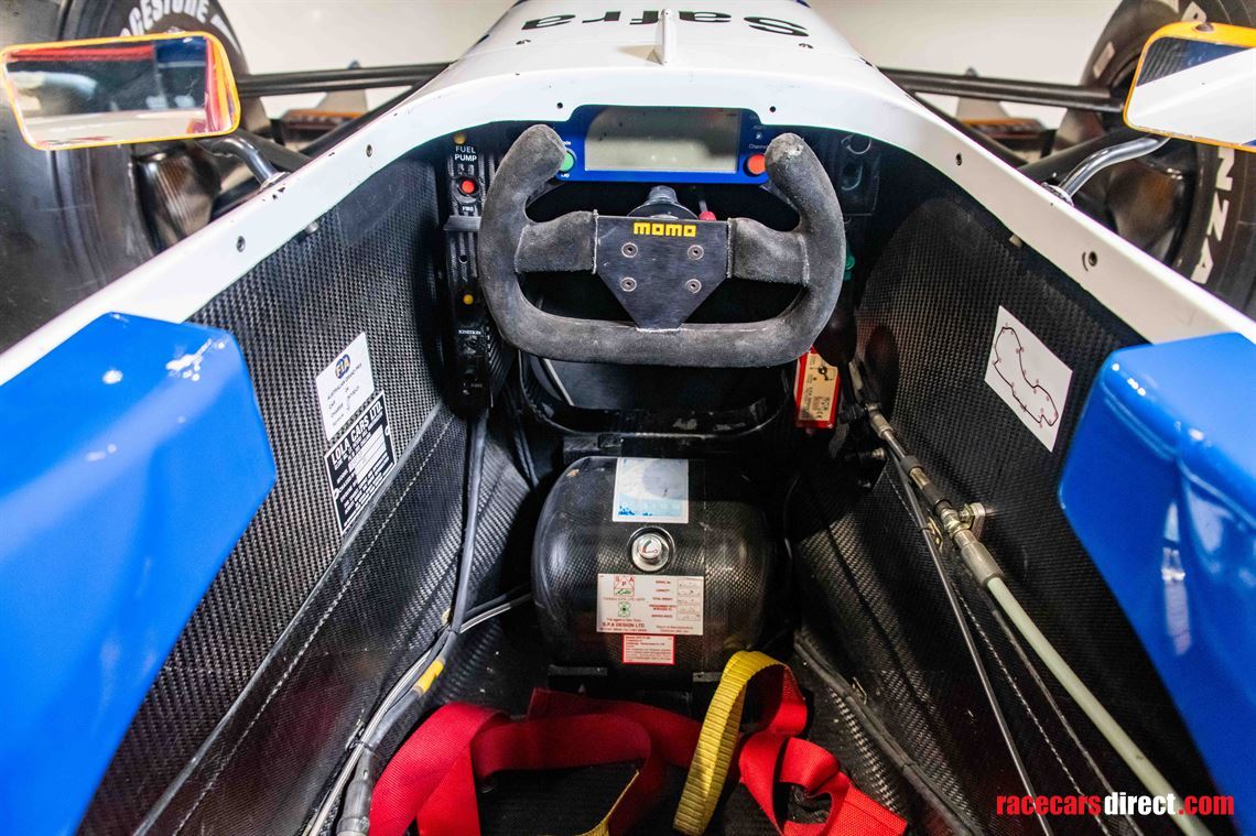 f1-lola-t9730-mastercard-full-running-car