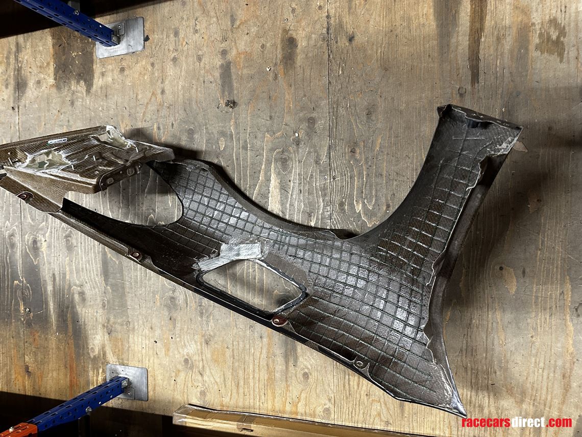 porsche-cayman-gt4-front-fender-left-9f282110