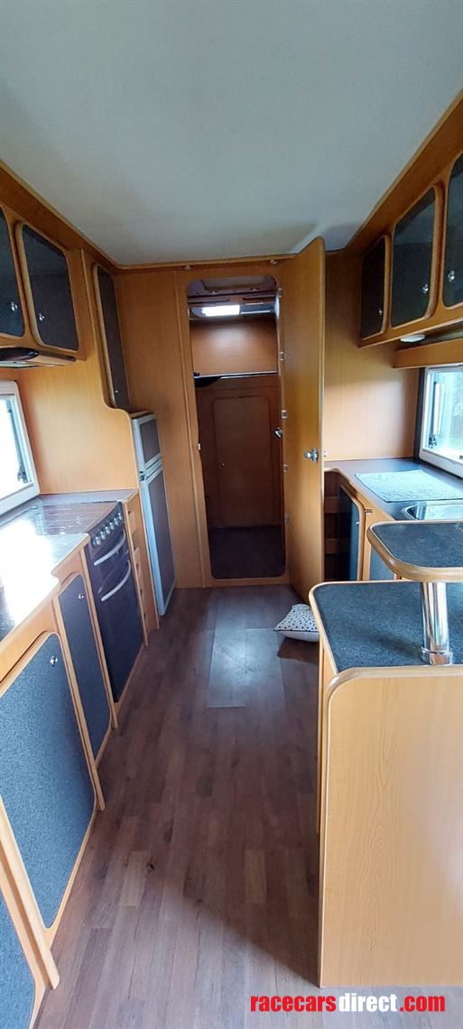 mercedes-motorhome-race-support