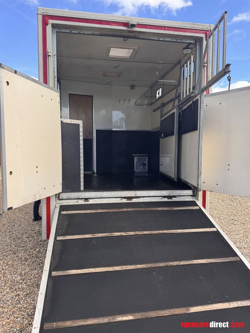 2013-iveco-solitaire