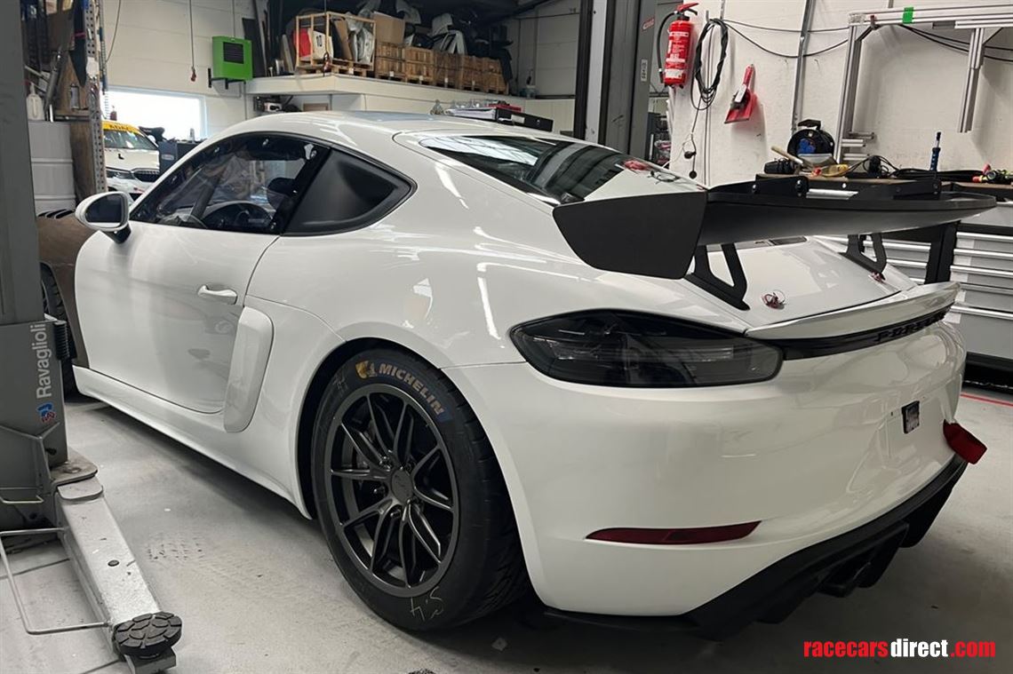 2024-porsche-718-cayman-gt4-rs-clubsport-for