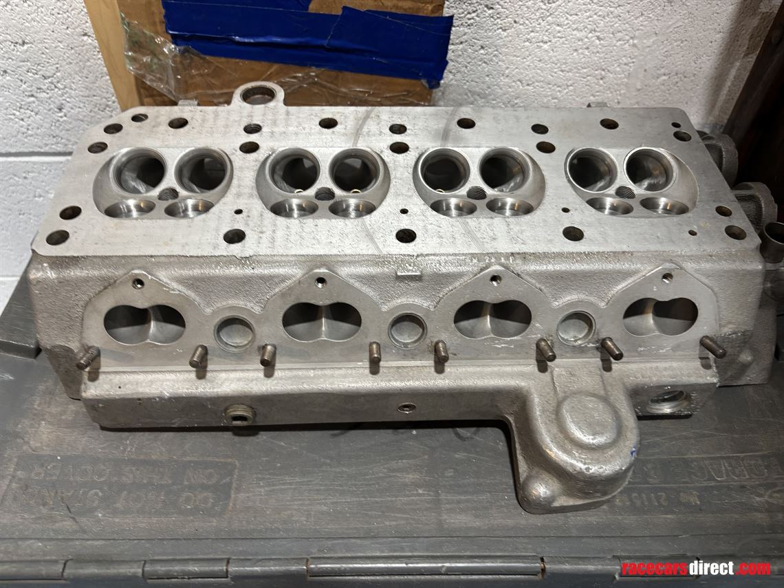 cosworth-head-and-parts