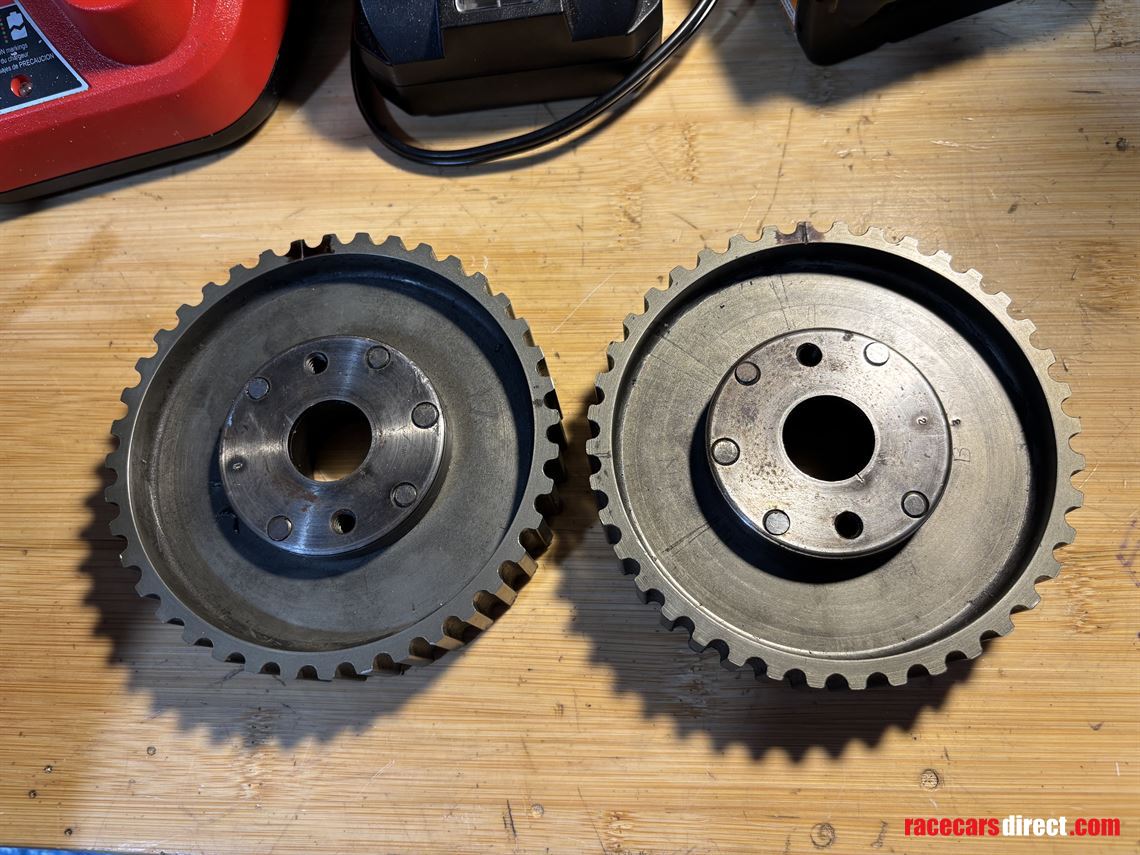 cosworth-head-and-parts
